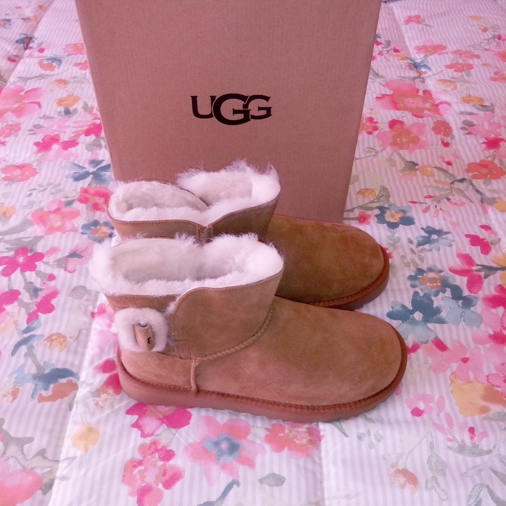 UGG Mini Bailey Fluffy Buckle Boots